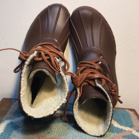 Crown & Ivy Duck Boots - Picture 6 of 9